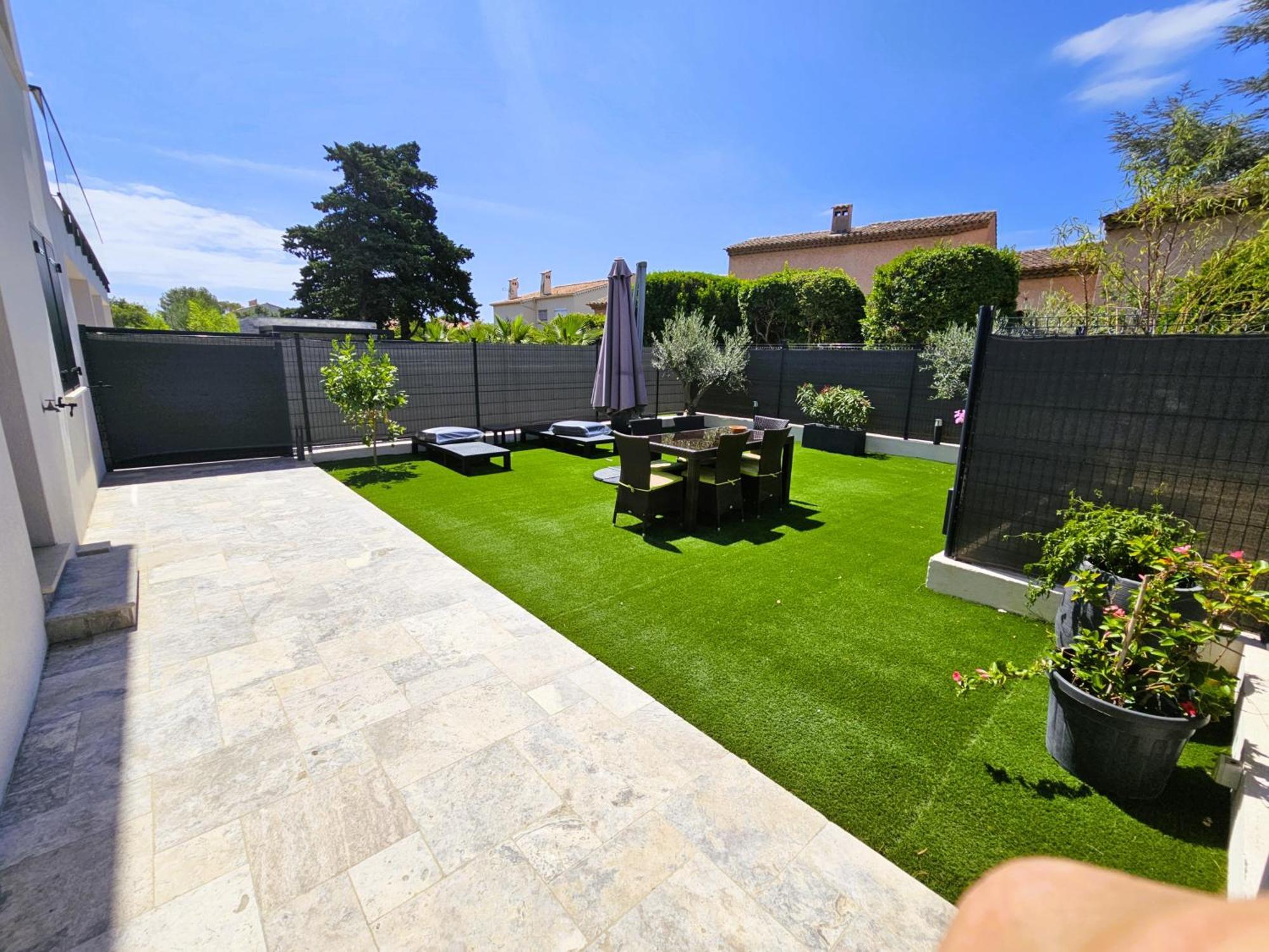 Etoile Du Berger Saint Aygulf 3 Villas Et 4 Appartements Jardin Individuel Et Piscine Chauffee En Saison - La Mer Et Les Plages 450 M Exteriör bild