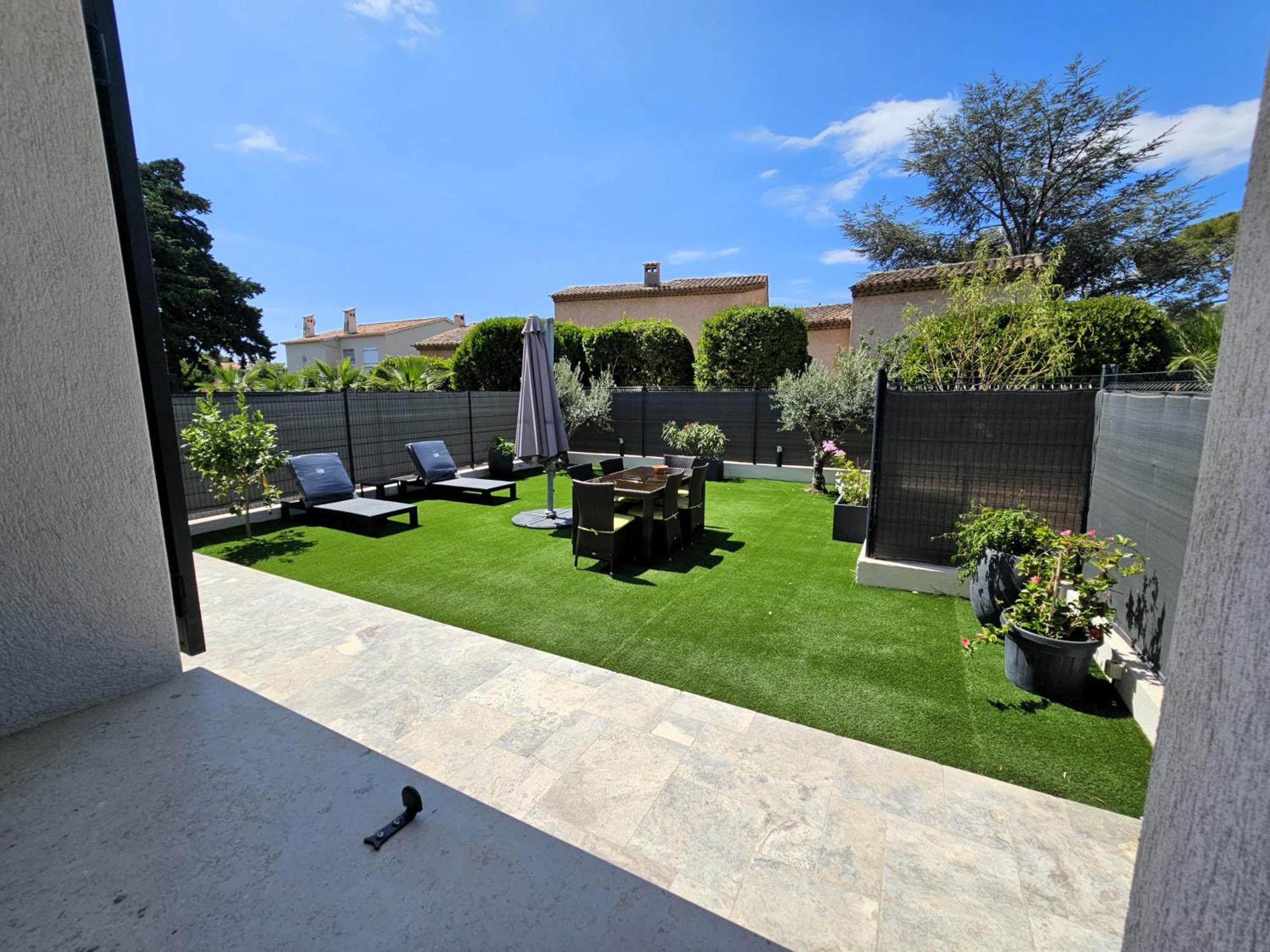 Etoile Du Berger Saint Aygulf 3 Villas Et 4 Appartements Jardin Individuel Et Piscine Chauffee En Saison - La Mer Et Les Plages 450 M Exteriör bild