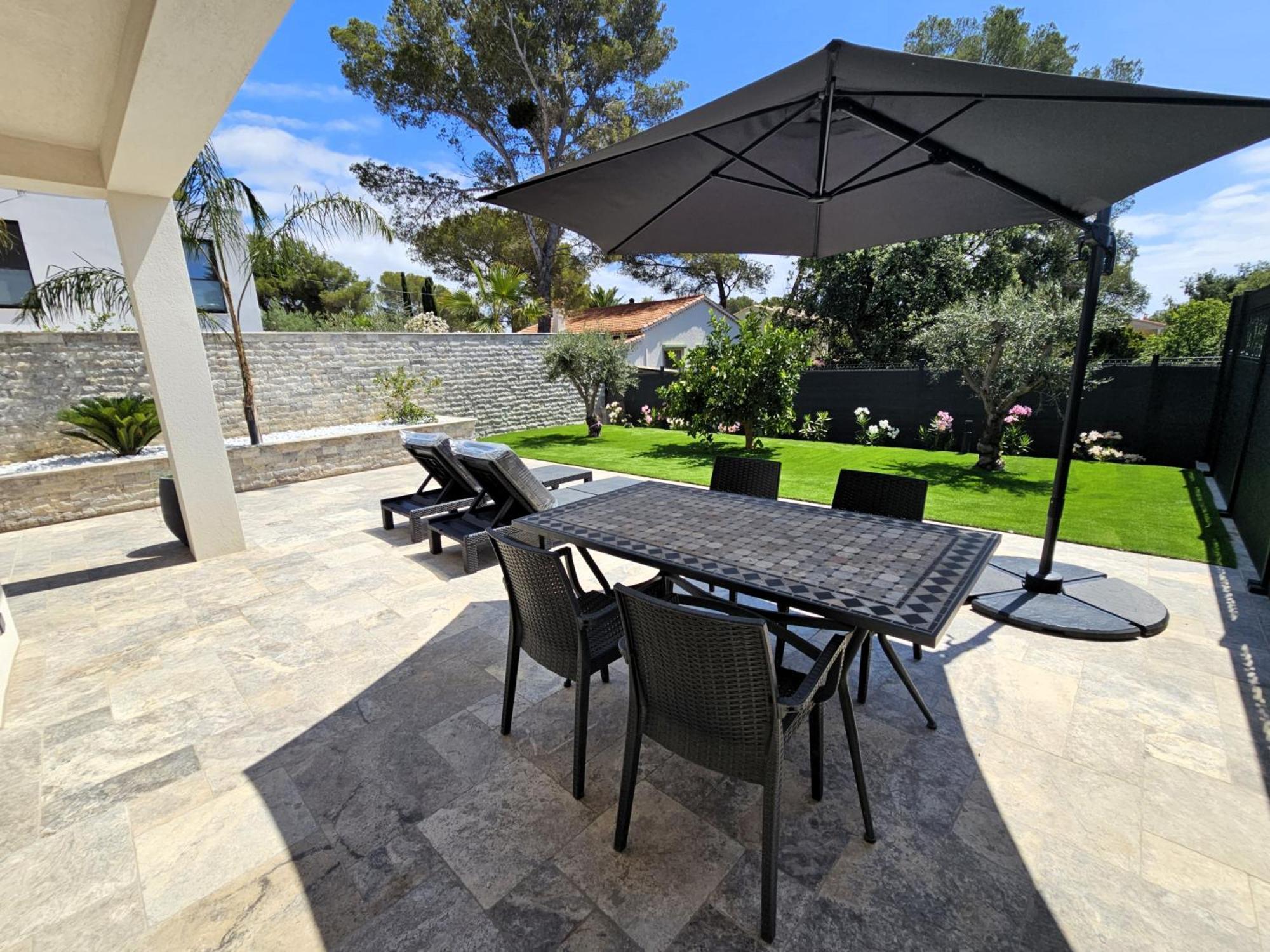 Etoile Du Berger Saint Aygulf 3 Villas Et 4 Appartements Jardin Individuel Et Piscine Chauffee En Saison - La Mer Et Les Plages 450 M Exteriör bild