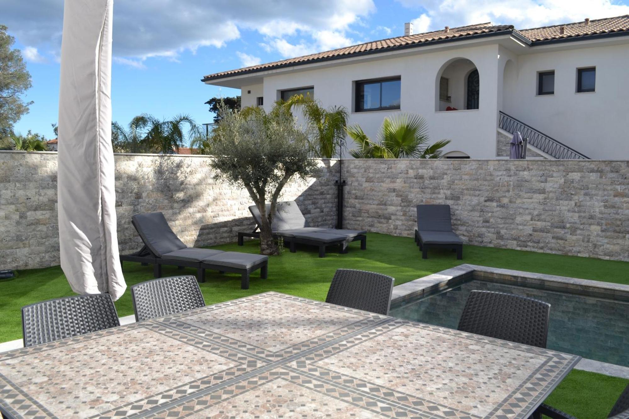 Etoile Du Berger Saint Aygulf 3 Villas Et 4 Appartements Jardin Individuel Et Piscine Chauffee En Saison - La Mer Et Les Plages 450 M Exteriör bild