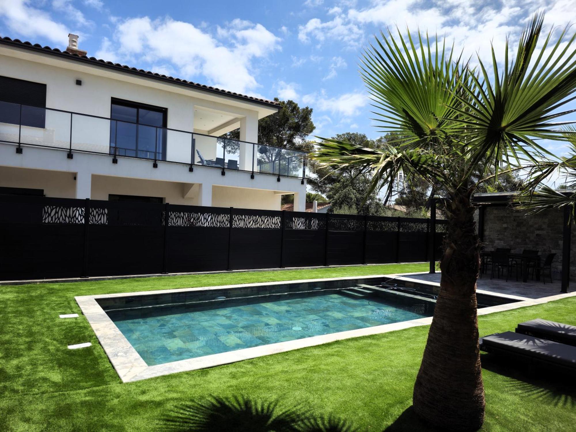 Etoile Du Berger Saint Aygulf 3 Villas Et 4 Appartements Jardin Individuel Et Piscine Chauffee En Saison - La Mer Et Les Plages 450 M Exteriör bild